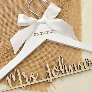 Strong Hanger，Solid Wood Name Hanger,Wedding Date Hanger，Bride shower gift, ,Wedding party decoration,Bridal Hanger