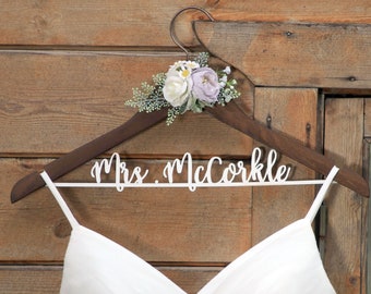 Bridal Hanger,Wedding Hanger,Personalized Bride Hanger,Wedding Party Gift,Bridesmaid hanger