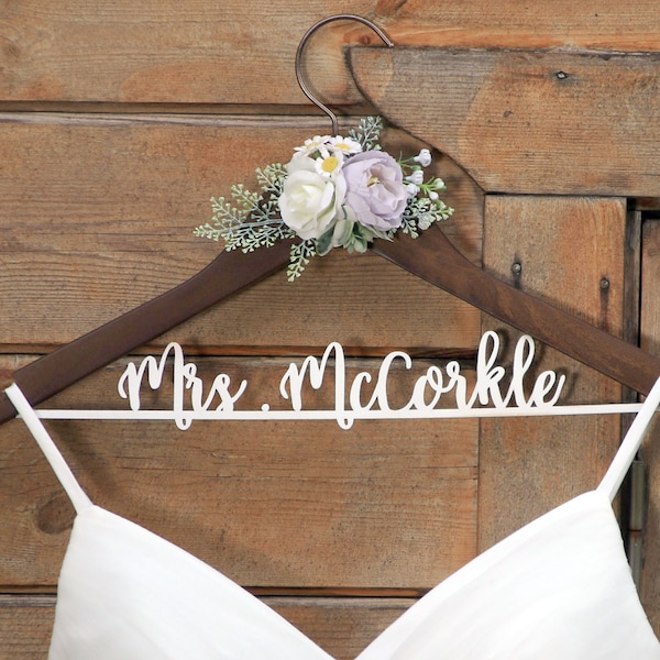 Bridal Hanger,Wedding Hanger,Personalized Bride Hanger,Wedding Party Gift,Bridesmaid hanger