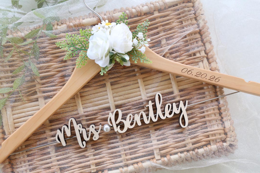 Personalized Wedding Hanger: Bridal Shower Gift, Bridesmaids Hangers, Bridal Hanger, Custom Name & Date - Nature&Natural wood, White flowers