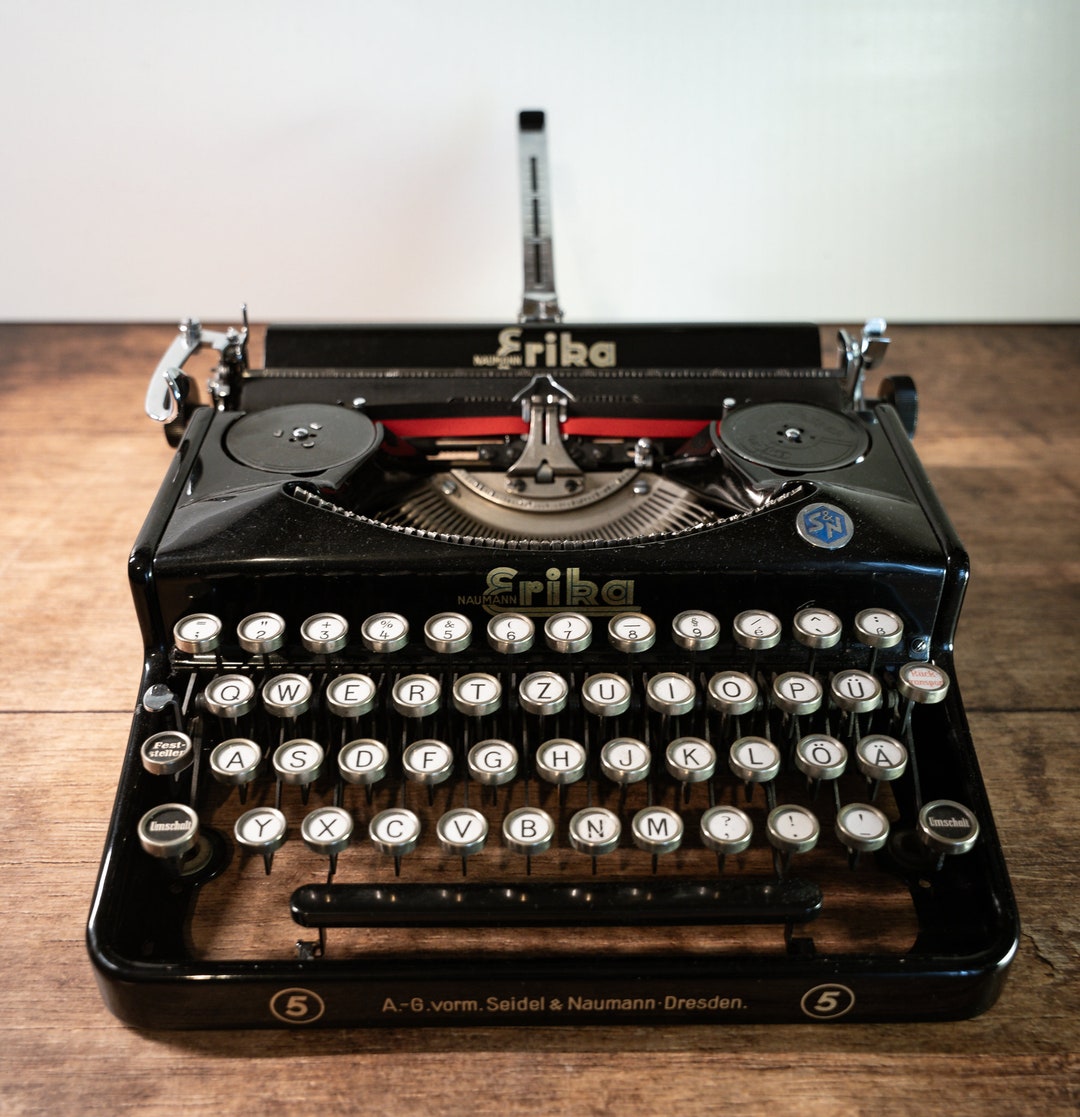 Vintage Erika 5 Typewriter: 1937 German Black Typewriter - Etsy