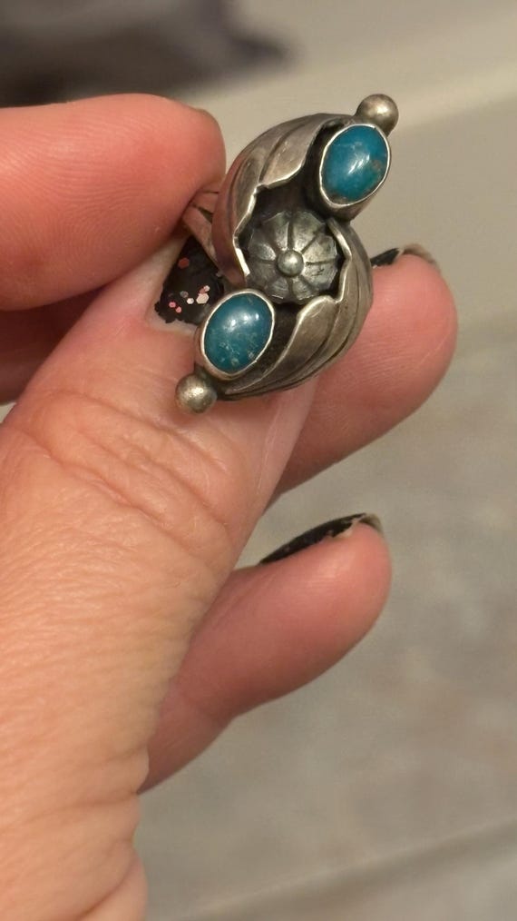 Native American artisan silver ring - image 2