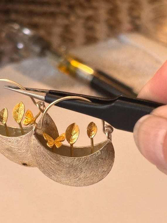 Very unique solid sterling silver basket with gol… - image 2