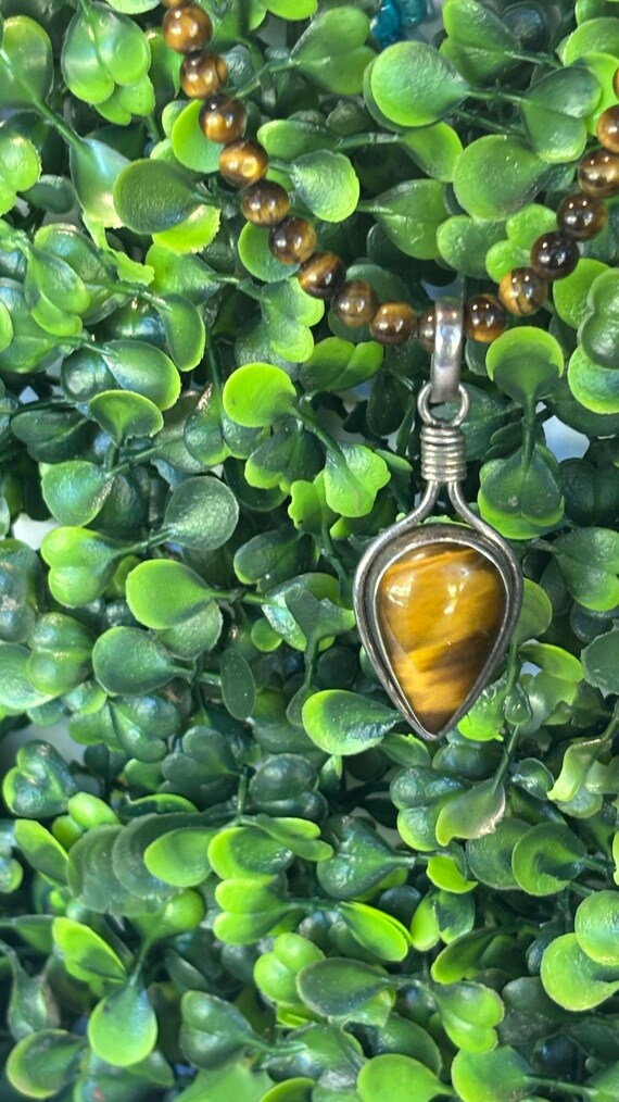 Absolutely beautiful tiger’s eyes sterling silver necklace