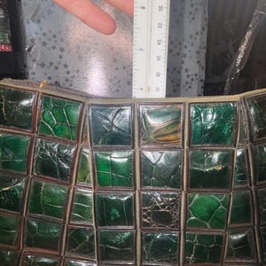 Bolso antiguo vintage de piel de caimán y lucite para mujer, necesita una restauración por decisión propia. Es un bolso precioso. Tiene algo de antigüedad.