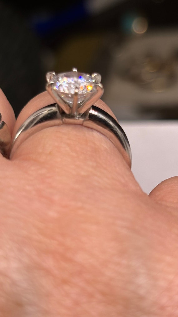 Stunning 14 karat white gold CZ engagement ring - image 3