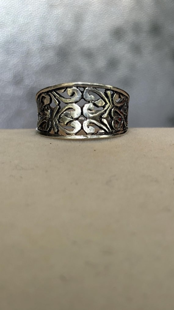 Sterling silver designed ring size 6 - image 2