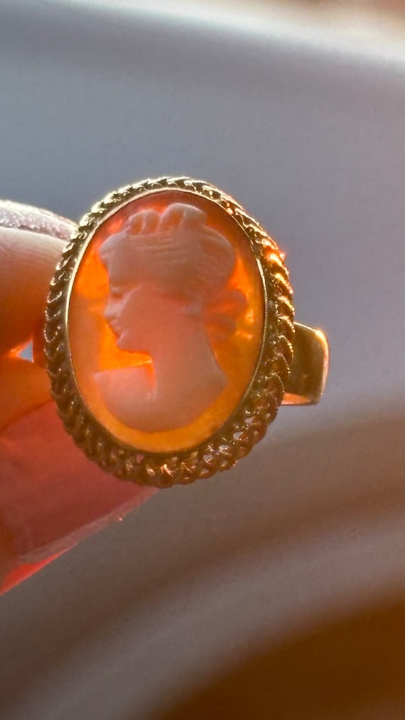 18k Antique carved Cameo ring