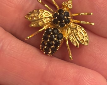 Beautiful, genuine, dark blue sapphire, gold over sterling silver pin excellent condition