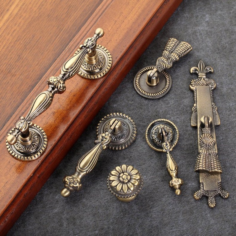 Vintage Style Dresser Knobs Drawer Pulls Handles Knobs / Antique Bronze Kitchen Cabinet Door Handle Pull Furniture Knobs Pulls image 1