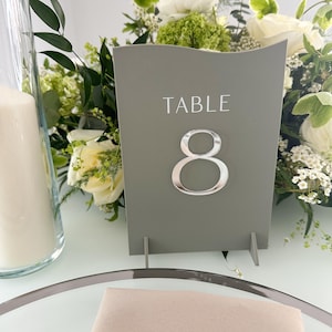 Numeri da tavolo per matrimonio verde salvia - Design moderno in acrilico specchiato