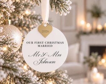 Boule de Noël personnalisée « Notre premier Noël de jeunes mariés » – Cadeau pour jeunes mariés | 80 mm avec breloque miroir