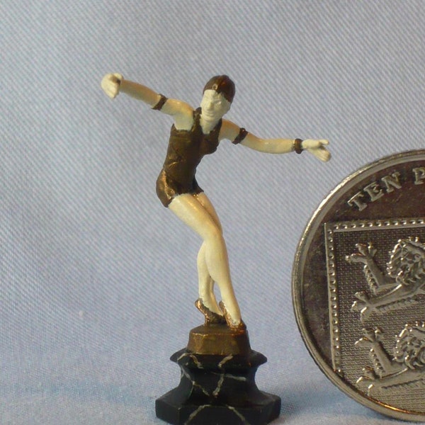 Bronzefarbene Art Deco Figur nach Pries