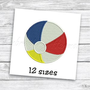 Peut inclure: Un motif de broderie de ballon de plage coloré avec des sections bleues, rouges, jaunes et blanches. Le motif est disponible en 12 tailles.