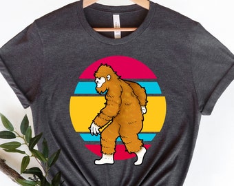 Camiseta vintage de Bigfoot al atardecer: divertida camiseta de Sasquatch