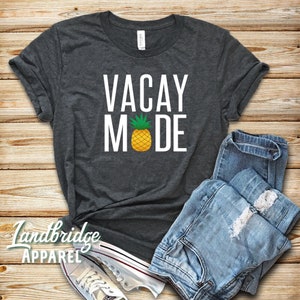 Camisa en modo vacay, camisa de piña, tanque vacay, sudadera con capucha en modo vacay, modo vacay, aventura espera, vacaciones en casa, modo vacaciones, camisa de vacaciones