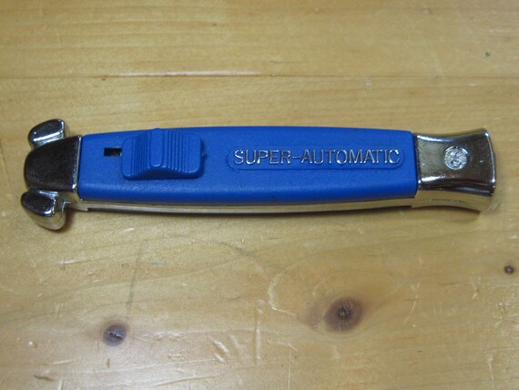 Vtg Super Automatic Spring Assisted Pocket Knife NOS New Unused Blue Rostfrei Stainless Steel Wood Carving