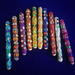 Laque faite à la main avec perles de petite taille, stylos fantaisie en pièces de verre Stylo à bille Stylo Laque Art indien traditionnel Cadeau d'anniversaire image 2