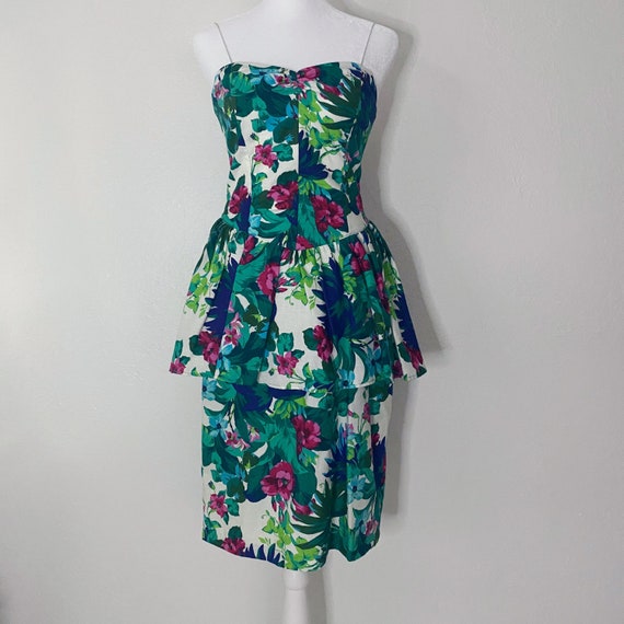 80s Tropical Hawaiian Print Tiered Sweetheart Stra