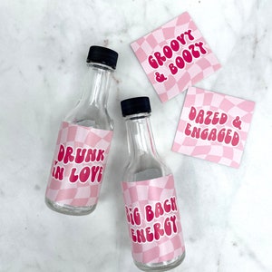 Drunk in Love Bachelorette Party Favors, 50 ml Shot Glass Label, Pink Checker, Groovy, Retro, Welcome Bags, Bachelorette Gifts, Decorations