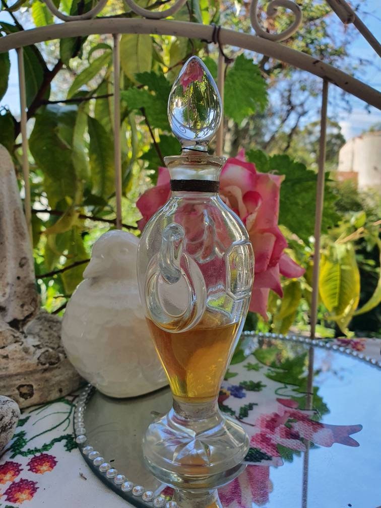 MISS DIOR Bottle Amphora Crystal Baccarat Height 18cm Remains 1/3 of the Perfume Without Box