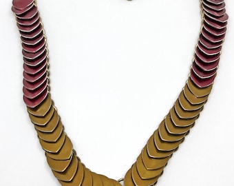 Collar de cota de malla de escamas de dragón rojo y bronce