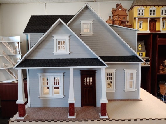 1:12 Scale Craftsman Wooden Dollhouse 