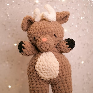 handmade christmas reindeer amigurumi plushie stuffed animal