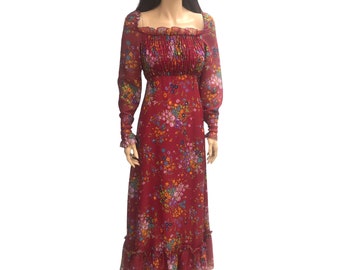 1970s floral maxi dress.  Boho vintage dress.  Frilly long dress. Bohemian.