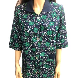 Vintage floral rain coat. 1970s floral coat, light rain coat.