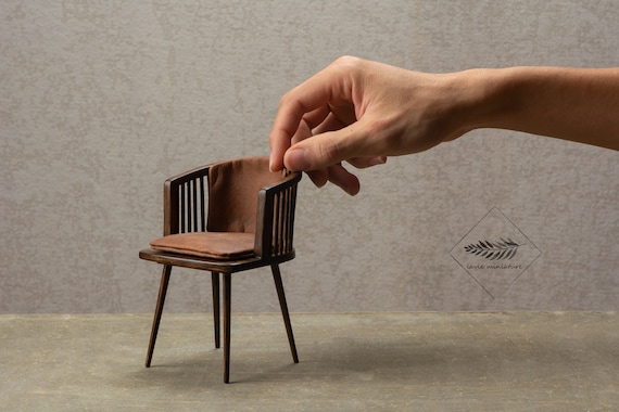Sedia In Miniatura In Legno Scala 1:6 Per Casa Delle Bambole BJD - Moderna Fatta A Mano - Foto 2