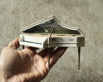 Harpsichord 1/12 scale ( White) - doll furniture, BJD, roombox, antique dollhouse, vintage dollhouse, dollhouse miniatures