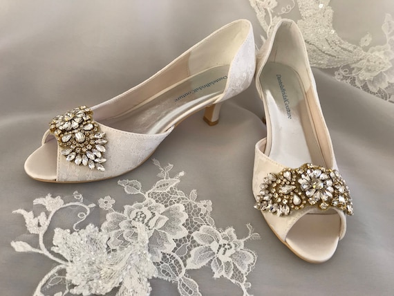 Buy Women Gold Vegan Leather Mule Heel Hand Embroidery Indian Ethnic Heel  Bridal Heel Indian Wedding Shoe Wedding Pumps Online in India - Etsy