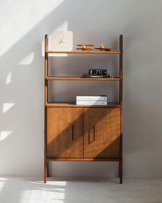Kleiner Schrank mit Regal · schmaler Stauschrank 140 cm · Mid-Century Bücherregal · Holz, handgefertigt