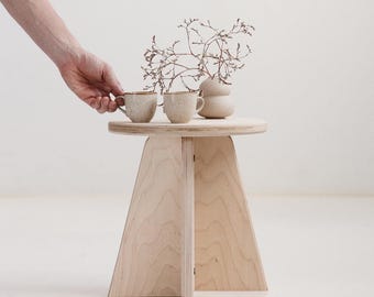 Small Round Side Table Ø32 cm, Mini Wooden Coffee Table, Mid Century Modern Plant Stand, Nightstand Alternative, Handmade