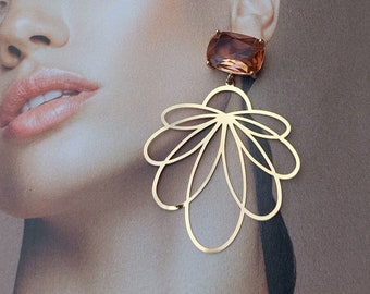 Gold hanging earrings, gold statement earrings, gold statement earrings, flower hanging earrings, large light earrings, pink earrings,