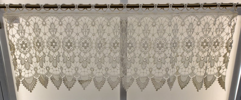 48Wx16L Valance Ecru