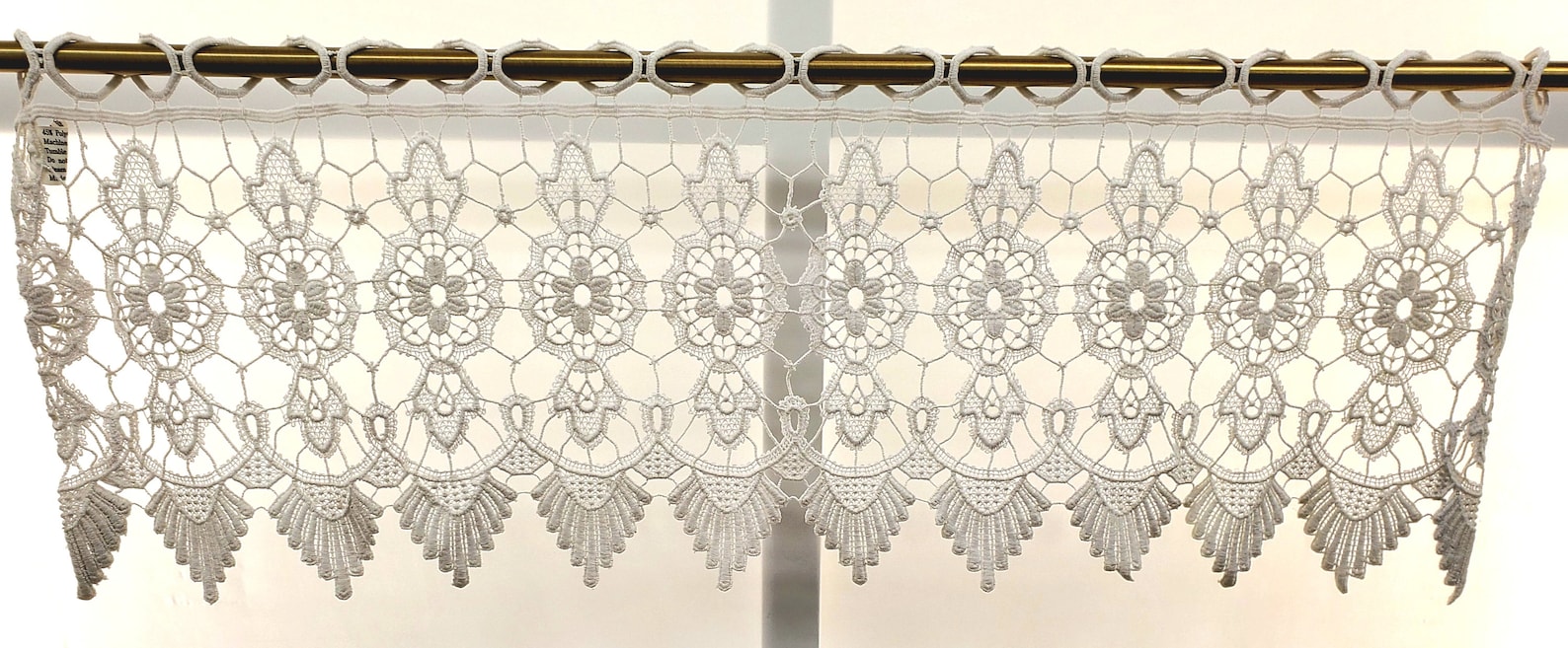 Macramé Medallion Design With Macramé Loops and Scalloped Bottom Hem - Etsy