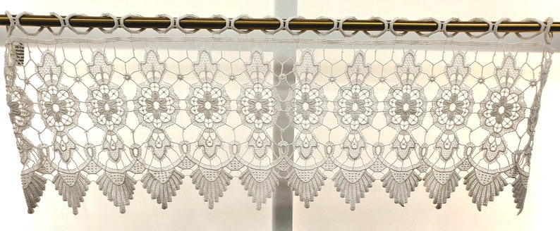 35Wx12L Valance White