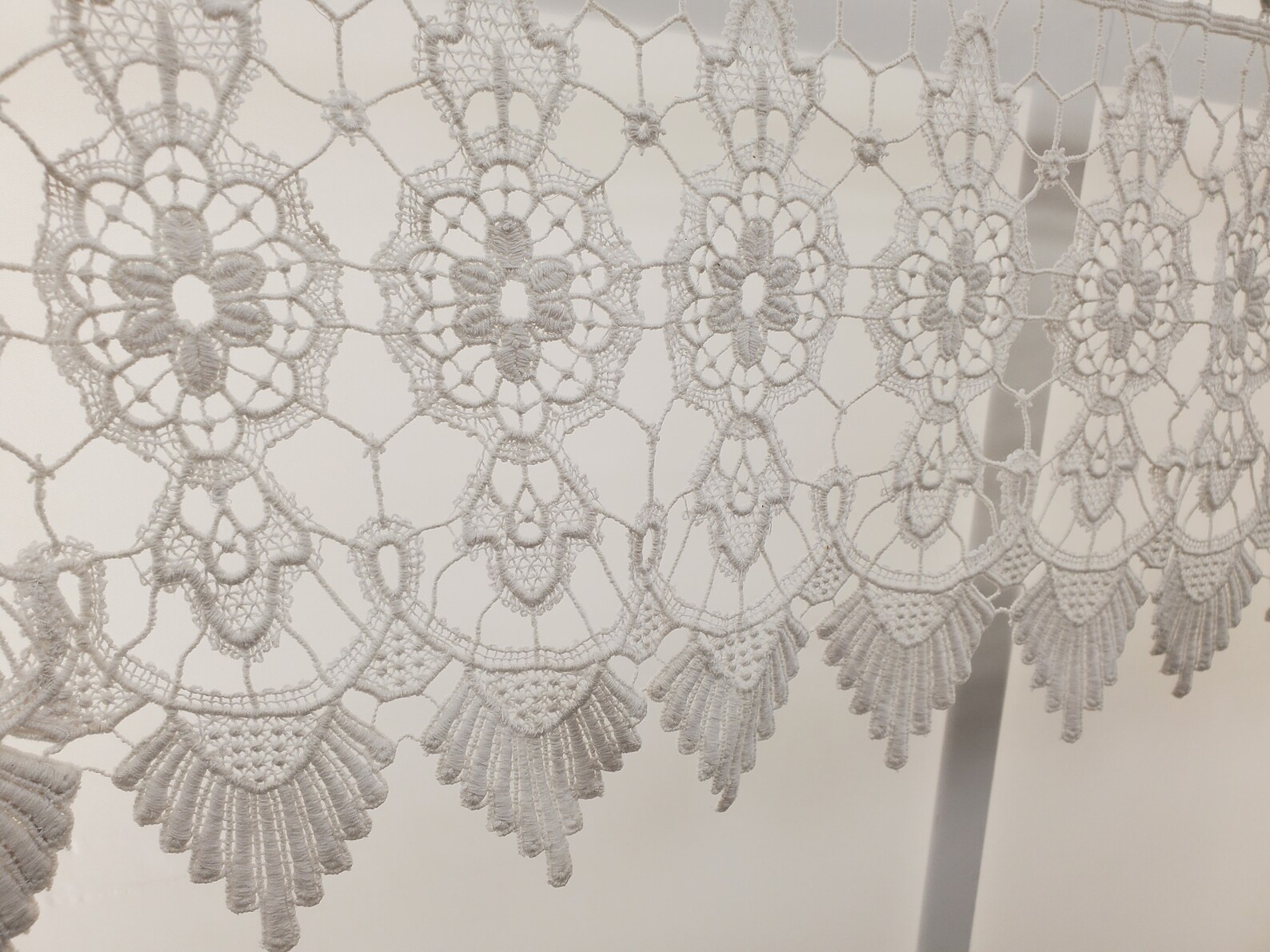Macramé Medallion Design With Macramé Loops and Scalloped Bottom Hem - Etsy