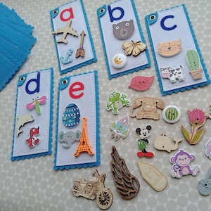 Atividade do alfabeto com objetos, atividade de aprendizagem do alfabeto Montessori para pré-escola, recursos para professores, cartões de feltro ABC, bugigangas ABC