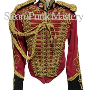 Chaqueta de húsar roja para hombre: atuendo militar ceremonial con accesorios