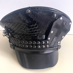 Gorra militar negra con cruz y tachuelas 57,58,59,60 cm