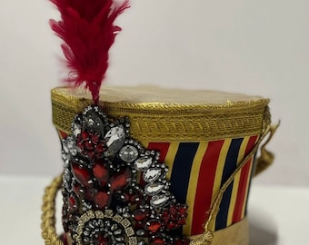 Cosplay General Helm mit Goldbarren und Juwelen abnehmbare Feder mit Details in Größe 56 57,58cm