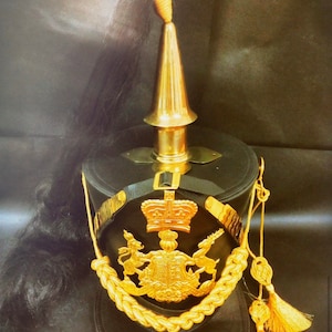 Casco de general húsar negro con detalles en lingotes de oro y punta desmontable en tallas 57,58 cm