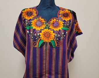 Huipil bordado de girasol: tela maya guatemalteca (L-2X)