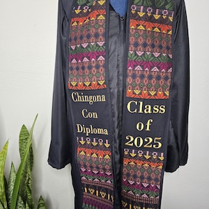 Banda de graduación Chingona con diploma, bufanda de graduación, bufanda de graduación en tonos marrones de la clase 2025