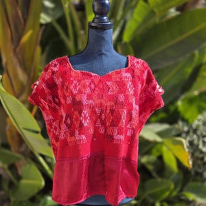 VINTAGE Tactic Huipil, Mayan Top, Handwoven Huipil, Guatemalan Boho Top, Vintage Red Alta Verapaz Huipil