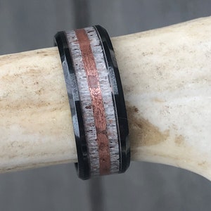 Anello in ceramica nera con corno di cervo e intarsio in polvere di rame, uomo, fascia nuziale, anniversario, regalo, intarsio, luna di miele, corno