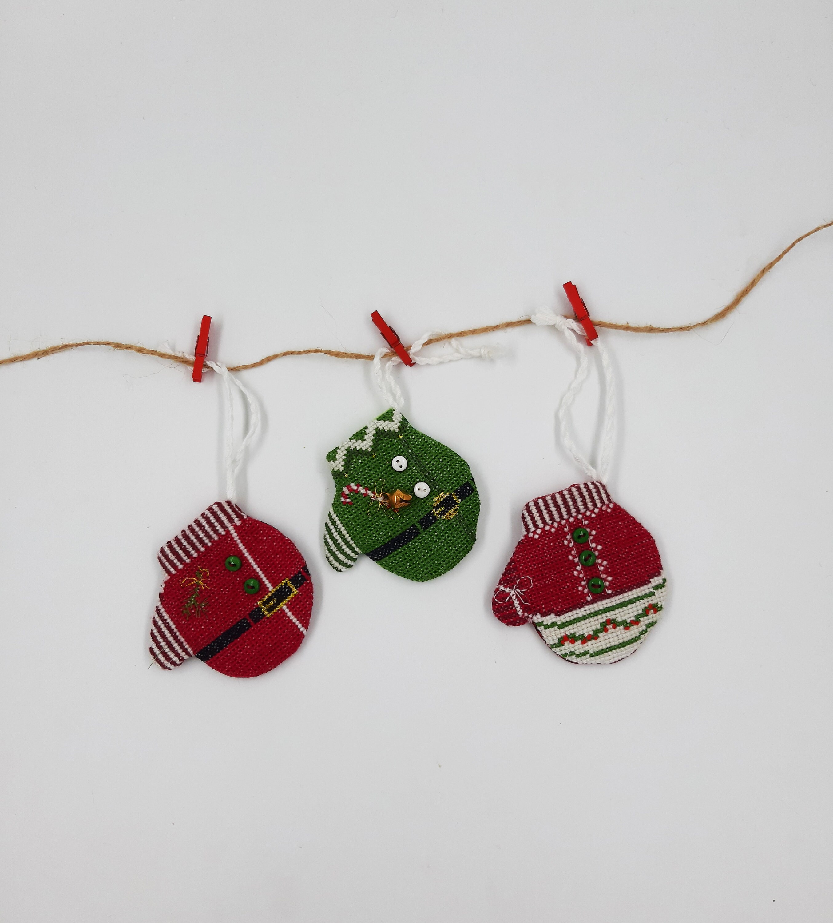 Christmas Mittens Cross Stitch Kit. Christmas Ornament Cross Stitch Set.  Winter Cross Stitch Set. Gift. Holiday Kit. Beginner Pattern. Snow.